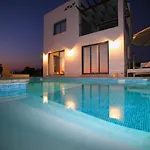 Meltemi Villa *